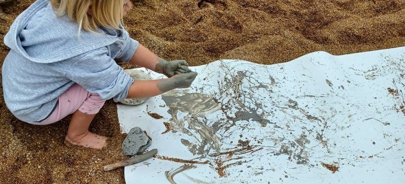 Oops Wow Messy Art – making art on the beaches